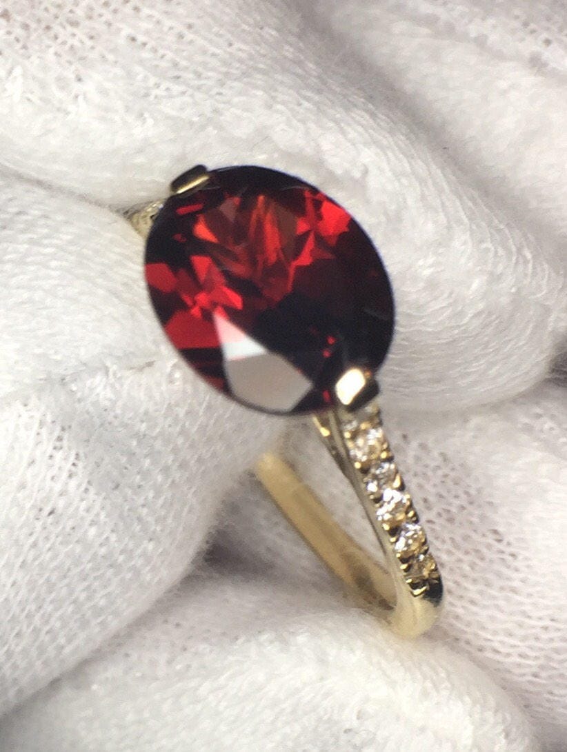 Garnet Ring-14k gold/natural diamonds