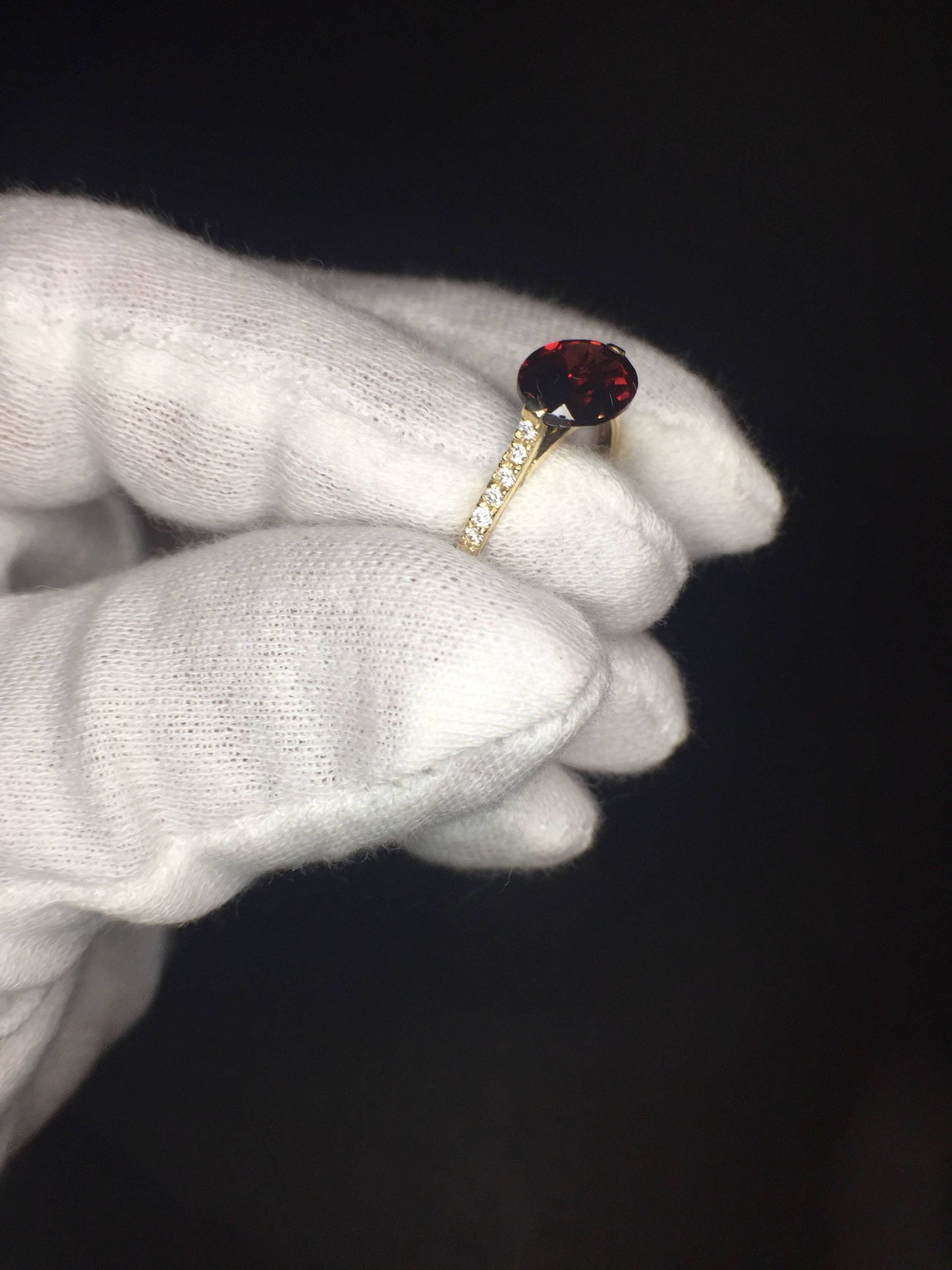 Garnet Ring-14k gold/natural diamonds