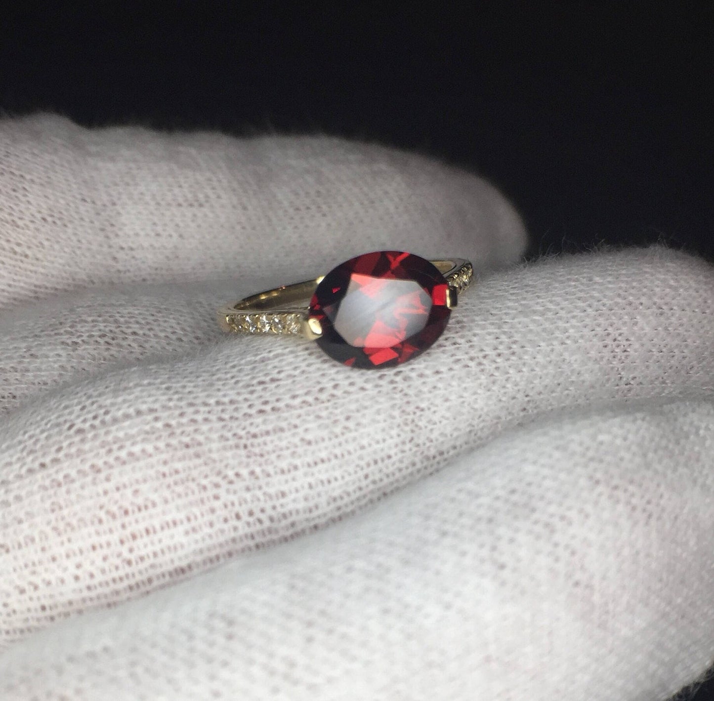 Garnet Ring-14k gold/natural diamonds
