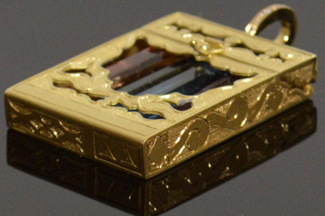 Gold Crayon Box Necklace-18k Gold